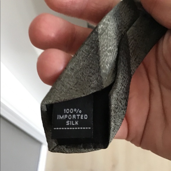 Arrow - Mens Necktie - 100% Imported Silk - Green - Picture 6 of 6